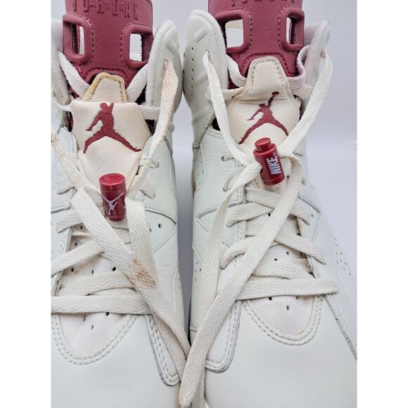 Size 11M | 12.5W - Jordan 6 Retro Maroon (2015) - 384664-116 - Picture 9 of 11